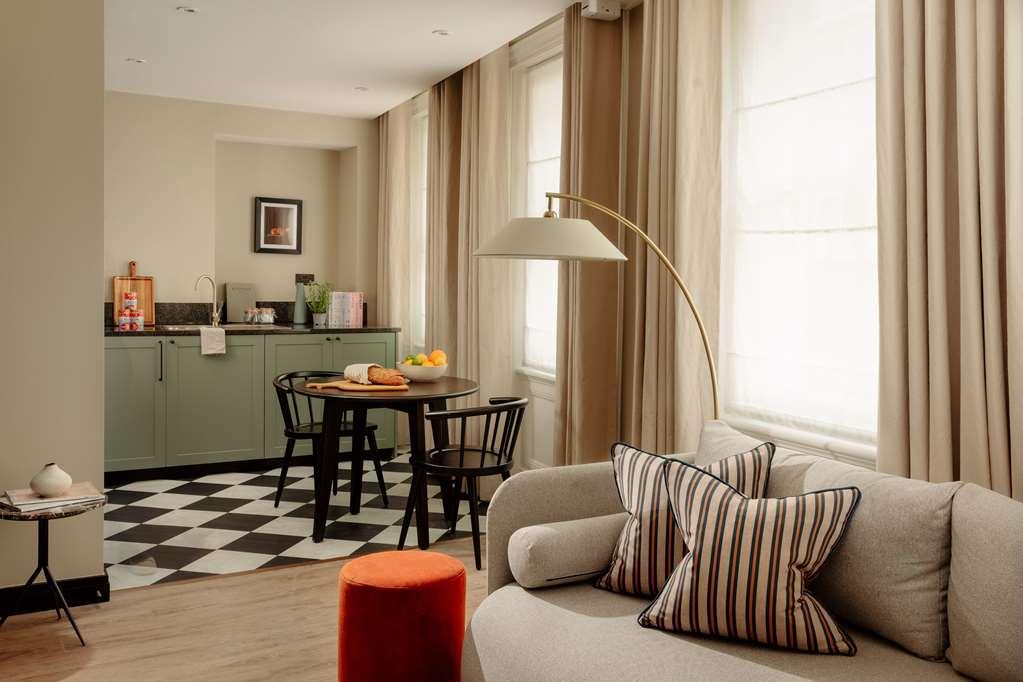 Native Kings Wardrobe Hotel London Room photo