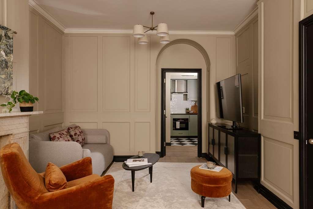 Native Kings Wardrobe Hotel London Room photo